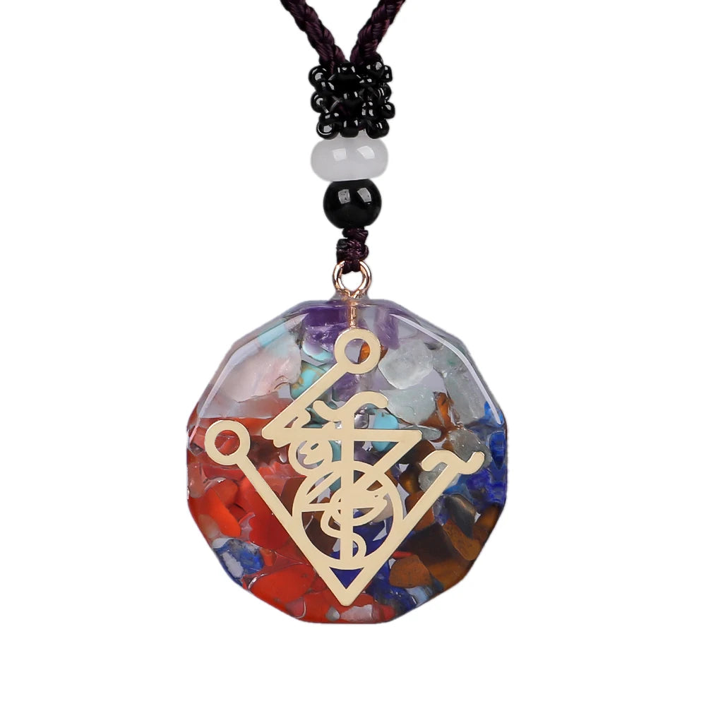 Energy necklace to rebalance the chakras