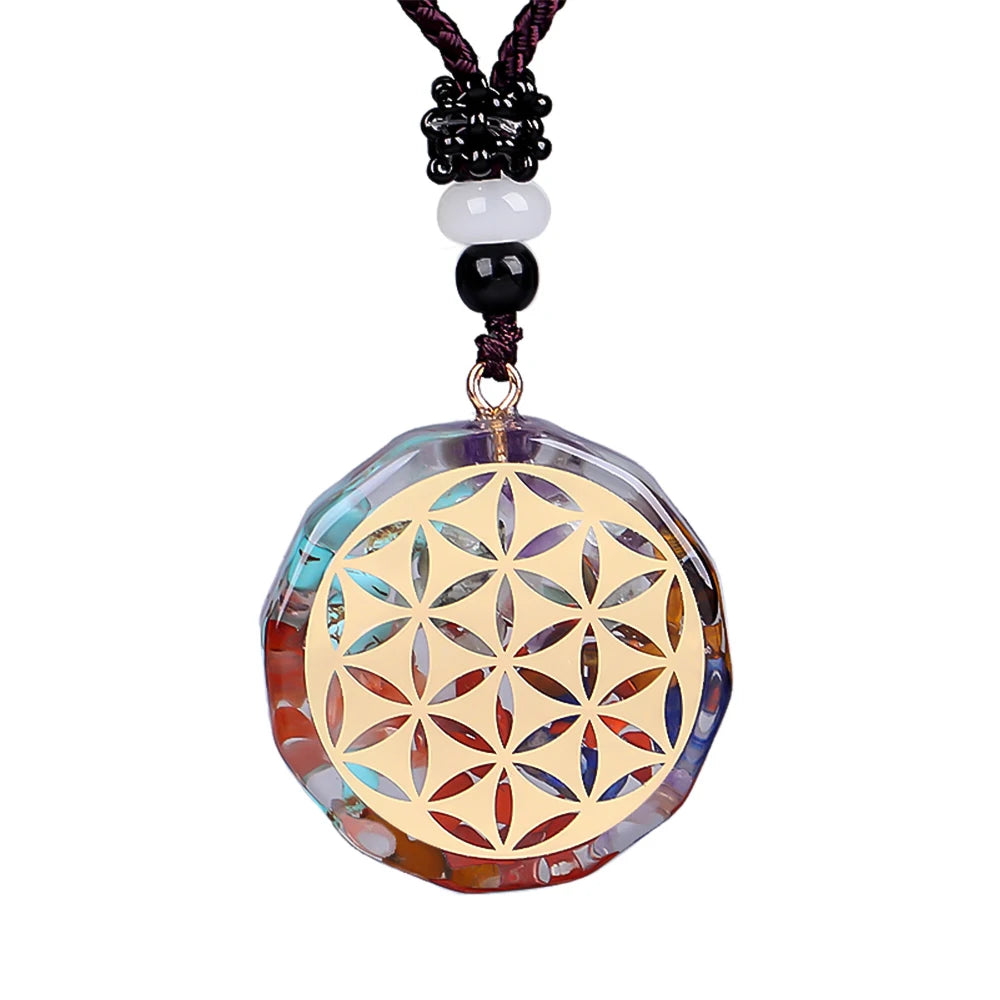 Energy necklace to rebalance the chakras